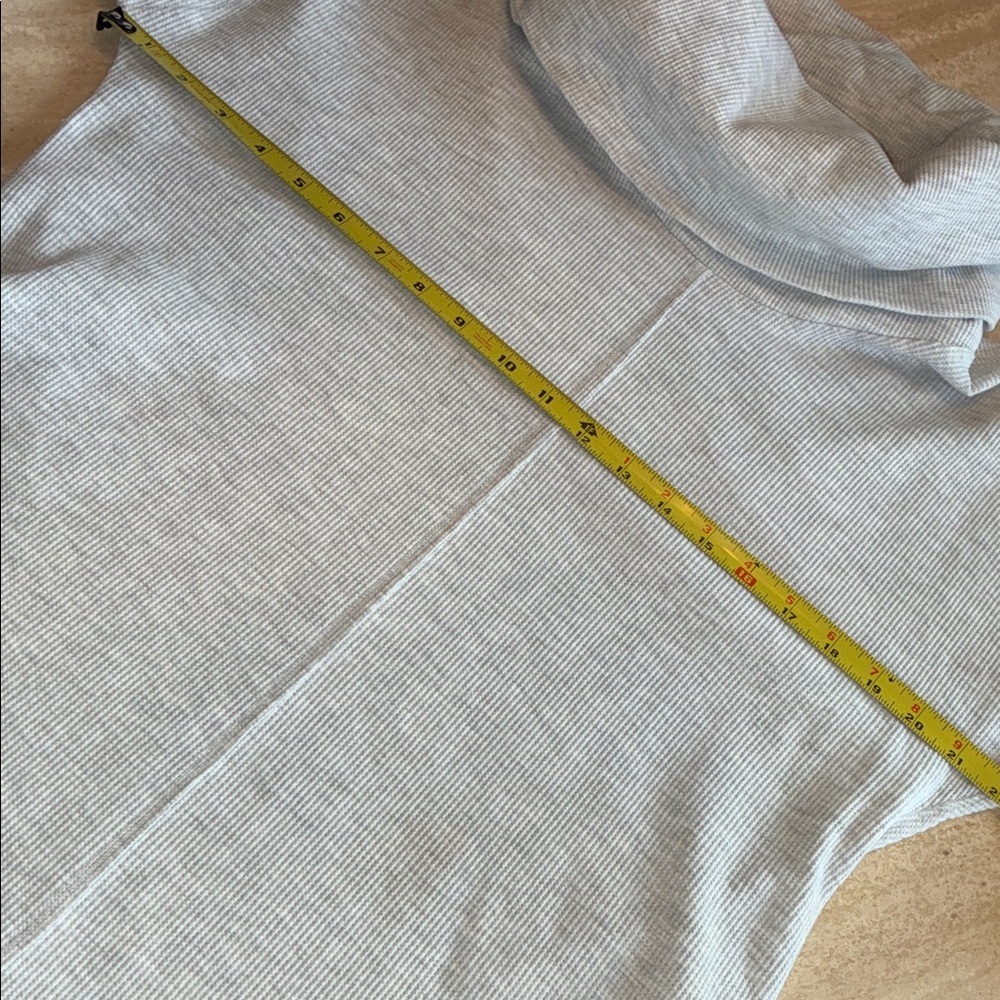 Calvin Klein Perf. Sweater, Women's S, Gray Cowl Neck Waffle Weave, Splits. EUC - Picture 13 of 15